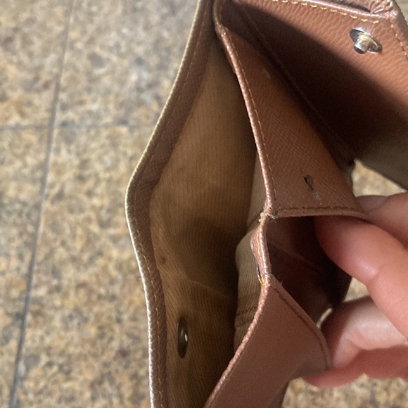 Authentic Gucci small wallet - Picture 9 of 10